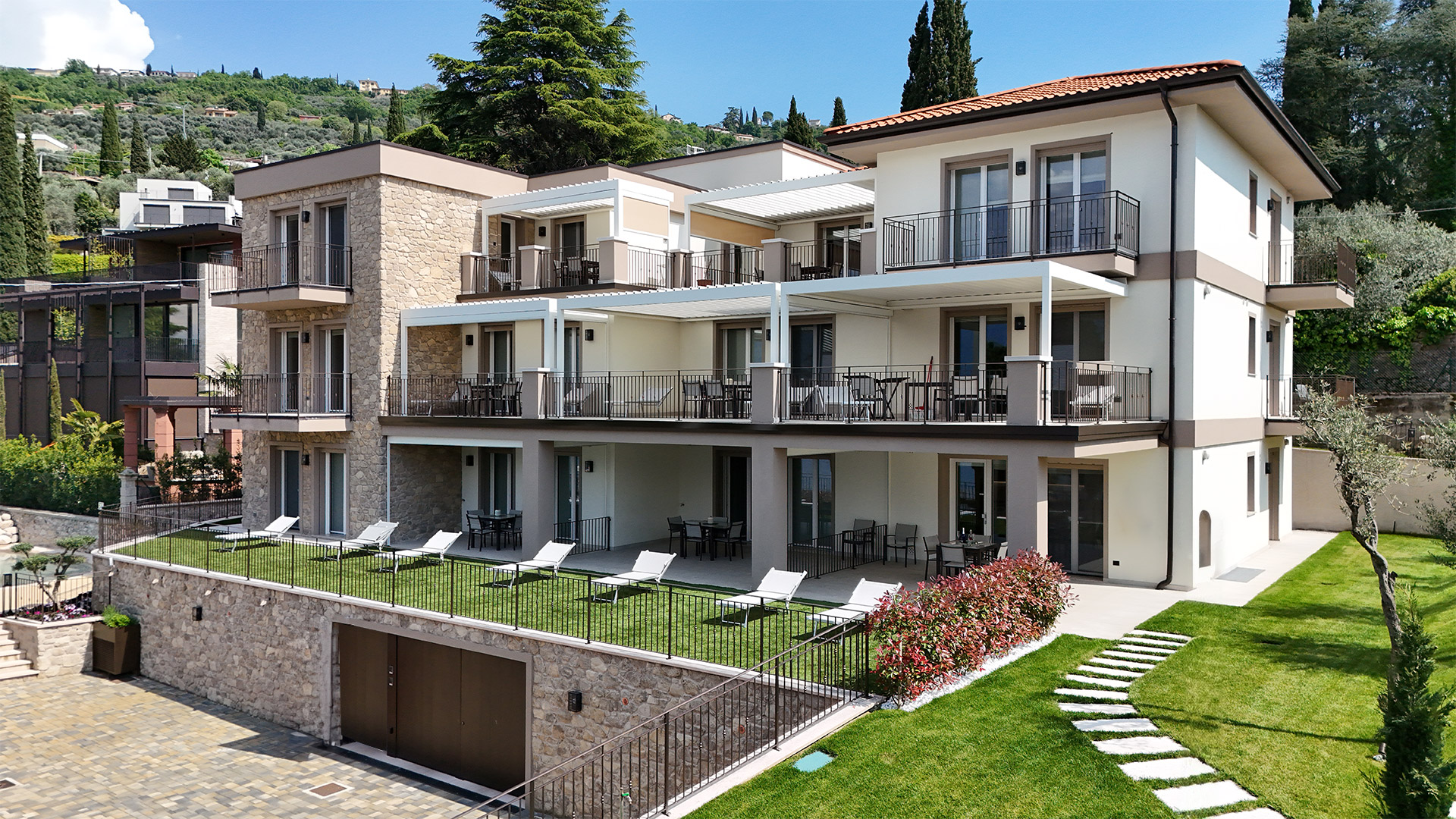 Lake Garda view holiday apartments in Torri del Benaco